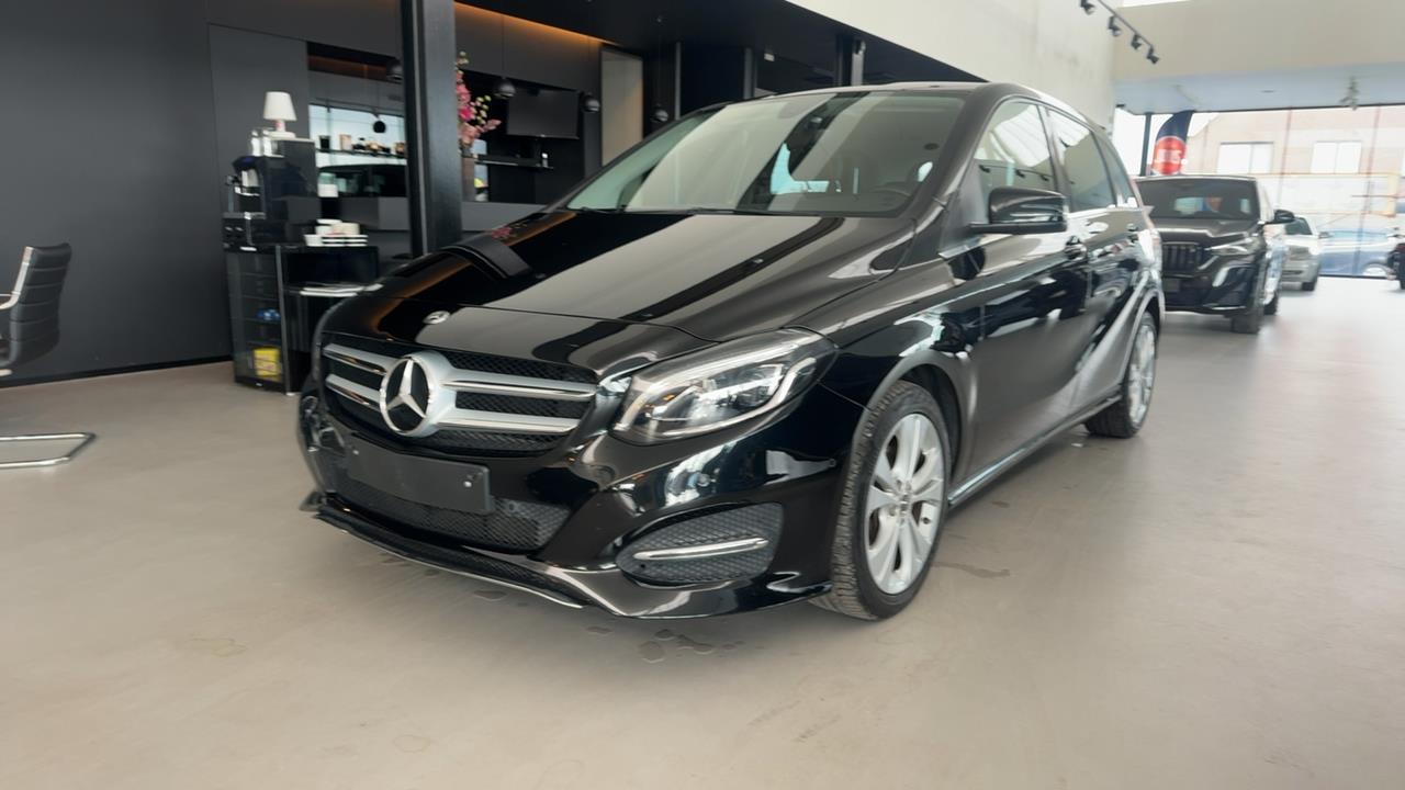 Mercedes-Benz B 180
